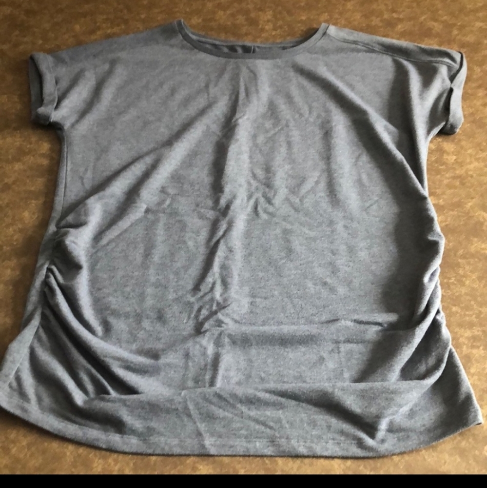 NWOT AGLOW SOFT KNIT MATERNITY TOP L